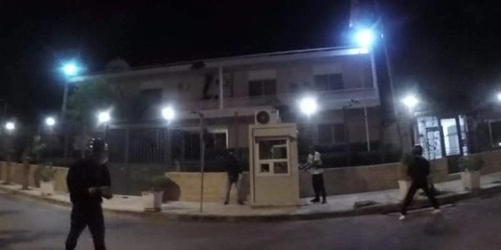 «Κάντε στη άκρη και ειδοποιείστε το Κέντρο» – Αυτή είναι η οδηγία στους αστυνομικούς για τον Ρουβίκωνα